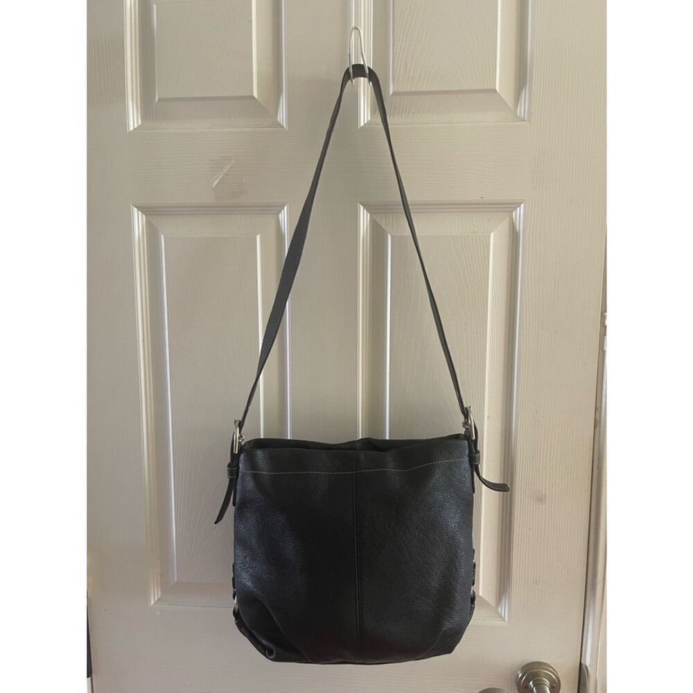 Coach15065 Soho Black pebbled leather shoulder/crossbody bag silver tone